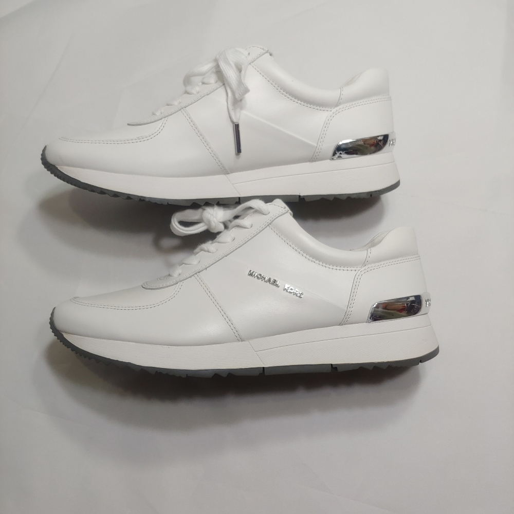 Michael Kors new Size 8 Allie trainer leather sneakers